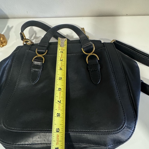 Fossil black leather bag with removable crossbody bag and gold hard ware - Picture 11 of 12